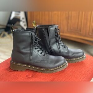 Dr. Marten airwave girls sidze 5 (women’s 6.5)